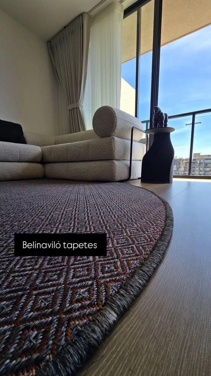 Alfombra artesanal Belina Viló modelo Zenú en Fibra Natural, una pieza exclusiva tejida a mano
